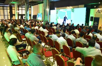 400 participantes tuvo el Simposio de Sanidad de Soja, en donde se puso mucho énfasis en las enfermedades que se están presentando y también en los métodos de control más efectivos.