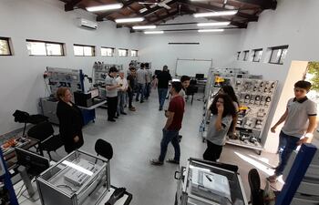 Laboratorio de última generación instalado en el SNPP de Coronel Oviedo.