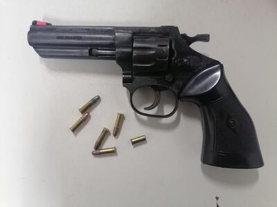 Elementos abandonados por los supuestos delincuentes.