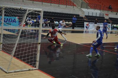 El 29 de Setiembre goleó por 8 a 3 a Chaco Boreal, llegando a la punta de la Serie B de la Copa.