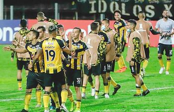 Celebración de los jugadores de Táchira tras la remontada frente a Inter.