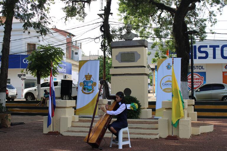 Homenaje al héroe de los lanchones, teniente José María Fariña realizado el 28 de marzo en la plaza que lleva su nombre. Con el acto comenzó el programa de festejos por los 253 años de la Villa Serrana.