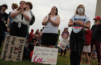 Marchas organizadas en cientos de ciudades a lo largo y ancho de Estados Unidos pidieron mayor control a las armas de fuego, después de los tiroteos masivos ocurridos en las últimas semanas en un supermercado de Buffalo (Nueva York) y en una escuela de Uvalde (Texas).