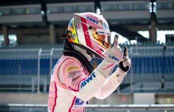 Joshua Duerksen festeja el triunfo en el circuito Red Bull Ring de Austria.