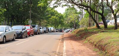 Una larga fila se formó en las inmediaciones del parque lineal de Ciudad del Este.
