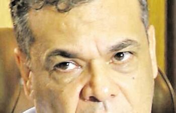 El diputado Robert Acevedo (PLRA) maltrató verbalmente en un programa de radio a la fiscala Katia Uemura.