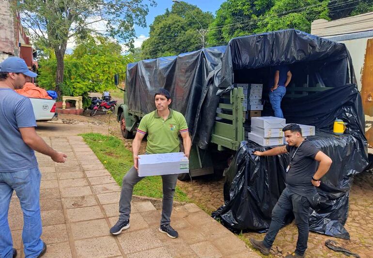 Un total de 416 maletines electorales llegaron para el departamento de Guairá. 