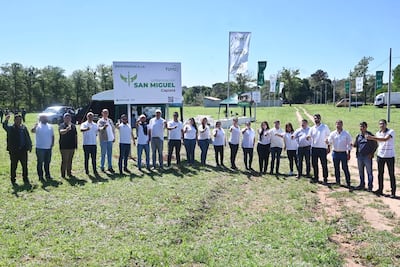 El equipo de CorAr, durante el lanzamiento de su nueva urbanización de TUYO en Capiatá.