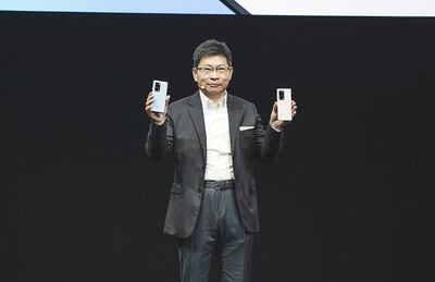 El nuevo Huawei Mate X2 tiene una nanocapa óptica, para minimizar los reflejos.