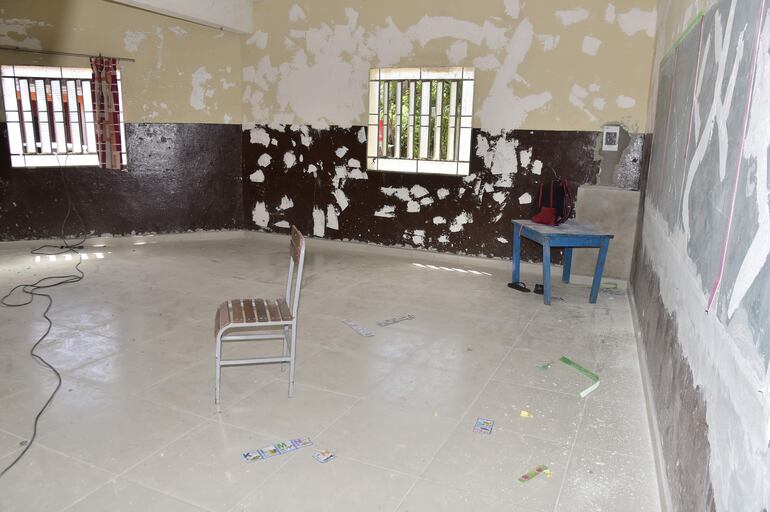 En la escuela La Arboleda, de Lambaré, las refacciones se están realizando recién ahora, a días de comenzar las clases.