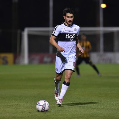 Iván Arturo   Torres Riveros, “Tito”,  30 años,  155 partidos, 10 goles y seis títulos con Olimpia en dos etapas.