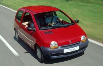Un Renault Twingo. Este vehículo se hizo tendencia en las redes sociales tras el lanzamiento de la nueva música de Shakira con el argentino Bizarrap.