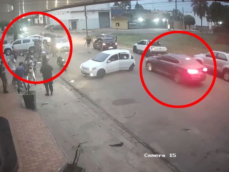 El “campana” se detiene frente a la escena del crimen para asegurarse de que Bebeto haya muerto.