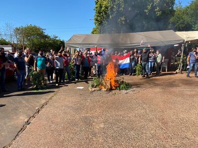 Los comerciantes encarnacenos están pasando por una aguda crisis económica.