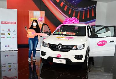 Zulma Echeverría recibió su premio de Kotex.