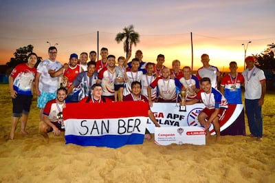 El equipo de San Bernardino, flamante campeón invicto de la Superliga en su tercera etapa.