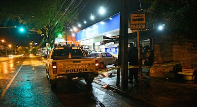 El cuerpo del hombre estaba tendido frente a una farmacia en inmediaciones del IPS.