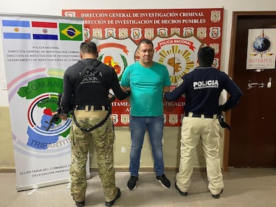 El supuesto narcotraficante en sede de Investigaciones del Alto Paraná.