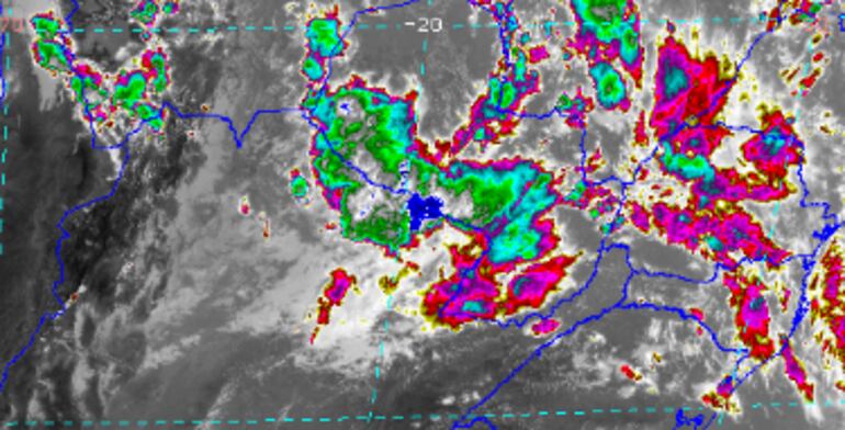 Mapa satelital de la DMH donde se muestran los focos de tormentas en Paraguay en los países limítrofes.