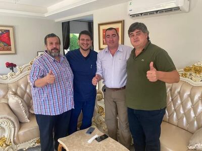 El aspirante a gobernador Carlos Pallarolas (de vestimenta azul) y Luis González Vaesken (camisa verde) junto con los concejales franqueños Hugo Mendoza y Luis Gallardo.