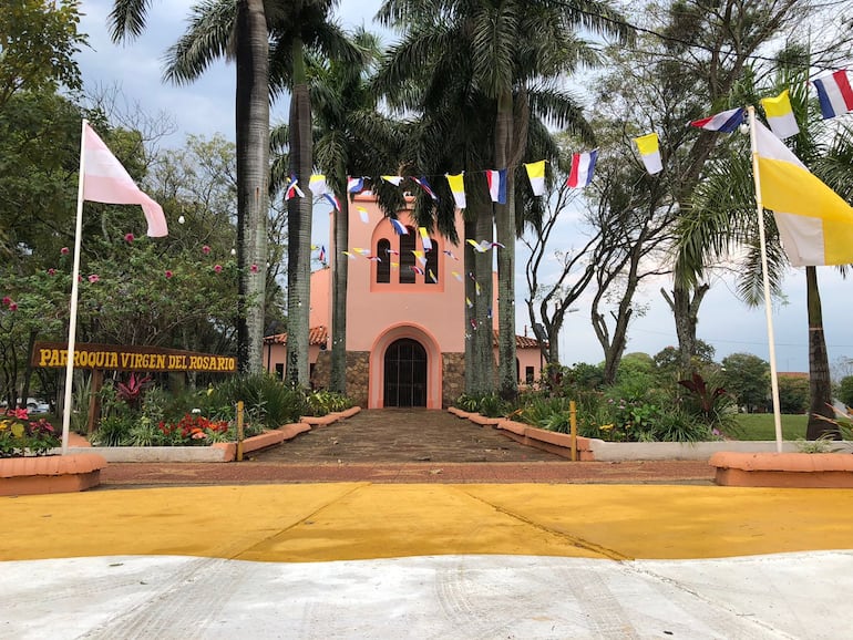 Iglesia Virgen del Rosario de Itacurubí de la Cordillera.