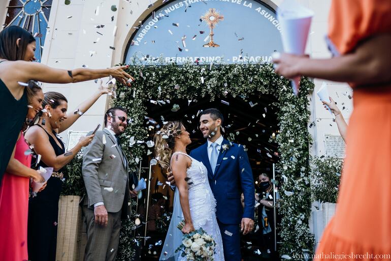 Felicidades a la nueva pareja.