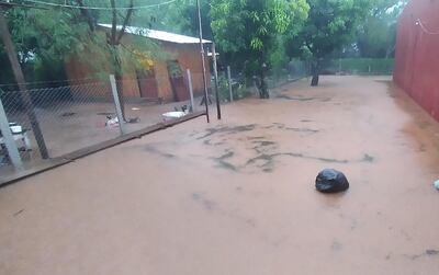 Calles inundadas en Coronel Oviedo.