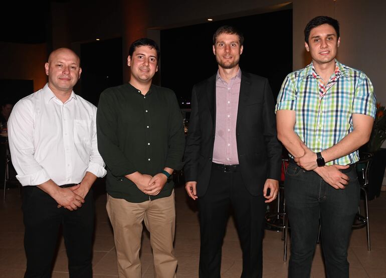 Jorge Alzueta, Sergio Smith, Daniel Isaak y Bruno Neufeld.