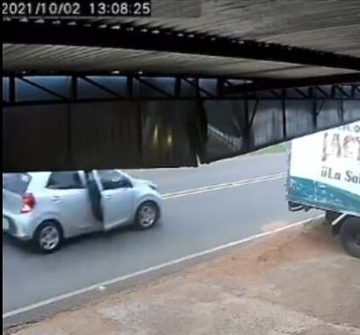 El automóvil en el que se desplazaban los que se alzaron con las tragamonedas y el dinero, se dirigían haca Nueva Italia.