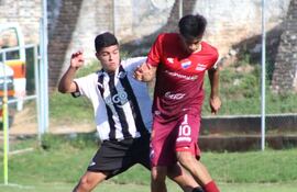 Libertad derrotó a su rival de turno, Nacional, por 2-1.
