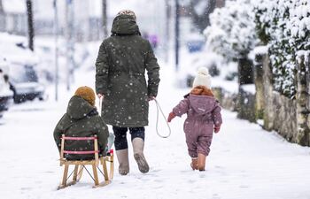 Las organizaciones neerlandesas de ayuda a las víctimas de violencia machista han lanzado hoy la campaña “Ni una más” para denunciar los feminicidios y exigir al Gobierno que incluya en su agenda la lucha contra esta lacra, que, de media, mata a una mujer cada ocho días en Países Bajos.