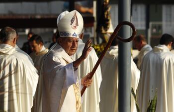 Mons. Ricardo Valenzuela.