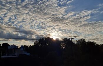 Se espera una jornada de fresca a cálida para hoy, domingo.