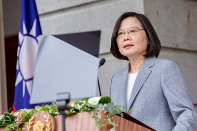Esta foto impresa tomada y publicada el 20 de mayo de 2020 por la oficina presidencial de Taiwán muestra al presidente de Taiwán, Tsai Ing-wen.