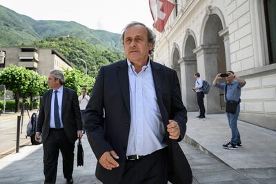 Michel Platini, saliendo de Corte Federal Criminal de Suiza.
