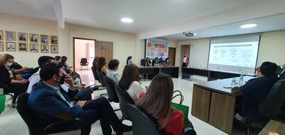 Integrantes de los gremios de empresarios durante la reunión con la ministra de trabajo, Carla Bacigalupo.