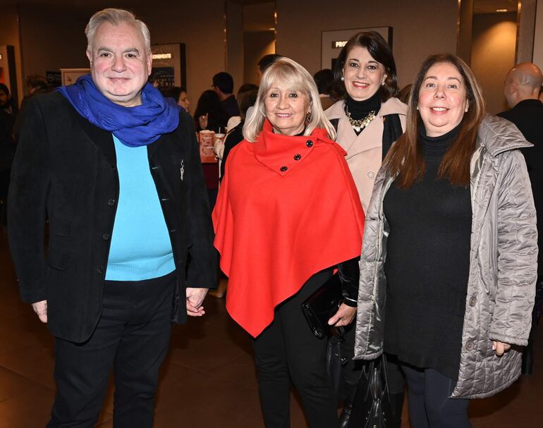 William Paats, Zully Ugarte, María Teresa Miranda y Norma Barreto.
