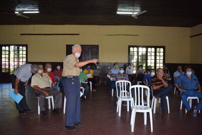La asamblea cuestionó que no se respetó la hora de la convocatoria.