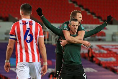 Festejo de Bale y Kane tras uno de los goles del Tottenham.