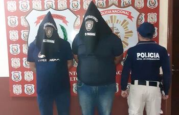 Los detenidos en sede de Investigaciones del Alto Paraná.