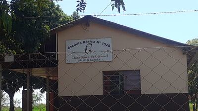 La víctima estaba en el interior de una escuela Clara Noce de Coronel cuando llegaron los asaltantes.