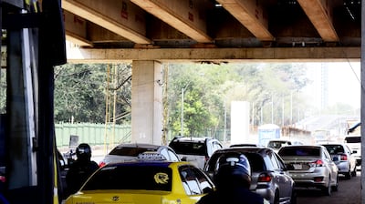 Vehículos ya pasan por debajo del viaducto en construcción, de 1.340 metros, en la zona del Botánico, que cuando esté terminado se conectará con el acceso de la Costanera Norte.