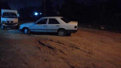 Automóvil Mercedes Benz recuperado en San Lorenzo tras persecución policial.