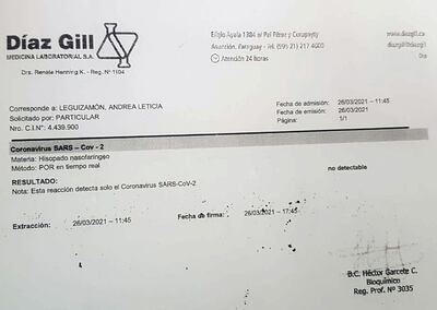 El test de covid falso que presentó en el aeropuerto una de las ahora detenidas.