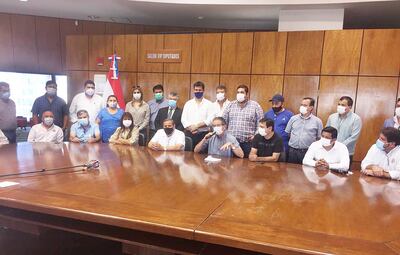 Todos los diputados del PLRA prometen impulsar el juicio político contra Mario Abdo y Velázquez.