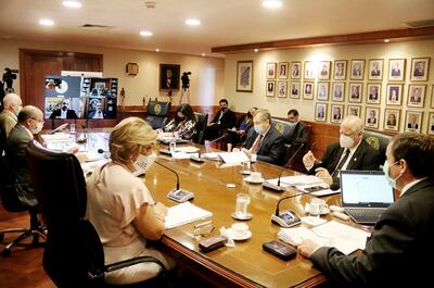 La sesión de la  Corte Suprema de Justicia realizada ayer, en la que se debatieron distintos temas de interés para la comunidad jurídica. Extender la jornada laboral  a los sábados quedó descartado.