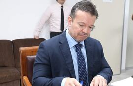 Abog. Carlos Adolfo Arregui Romero (54 años), se presentó para el concurso para la Fiscalía General.
