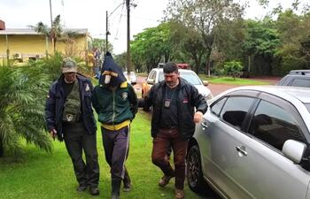 El detenido fue llevado a la ciudad de San Alberto, donde quedó detenido en la base de Investigaciones.