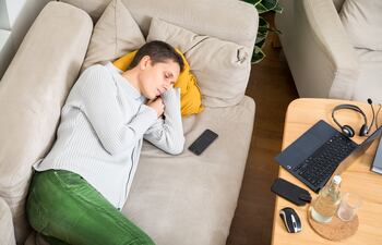 Las pausas entre actividades son esenciales en la planificación diaria de quienes padecen de fatiga crónica.