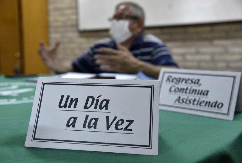 Los integrantes del grupo "Jugadores Anónimos" invitan a la gente que busque ayuda en caso de presentar síntomas de incapacidad de control de apostar.